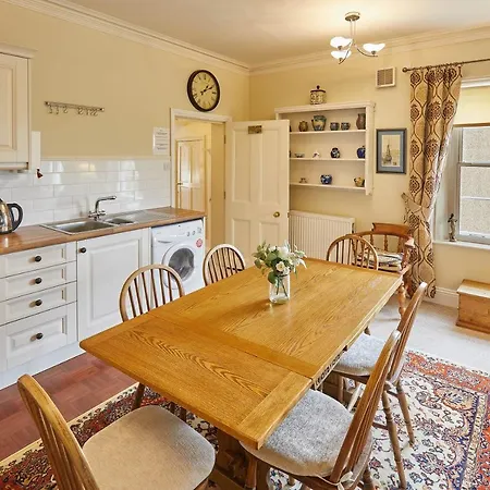 Apartment Host & - 7, Hall *