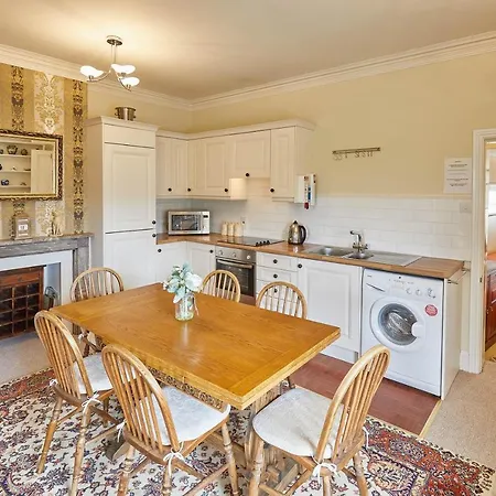 Apartment Host & - 7, Hall